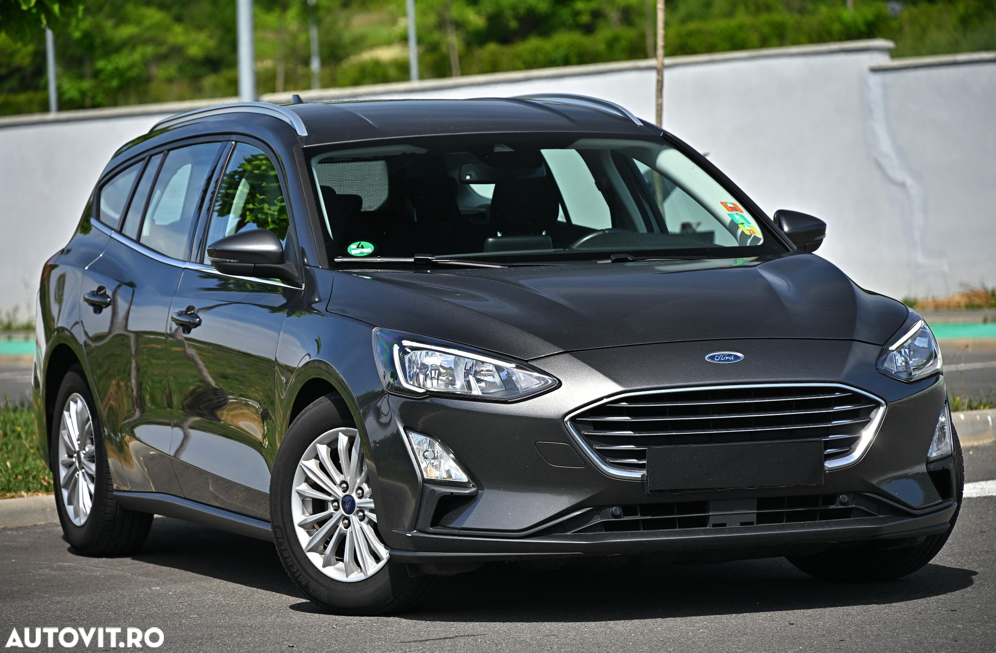 Ford Focus Turnier 1.5 EcoBlue Start-Stopp-System Aut. TITANIUM - 2