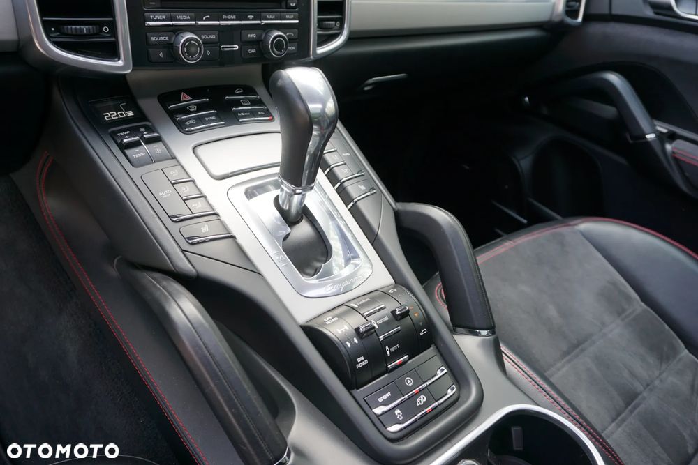 Porsche Cayenne GTS - 30
