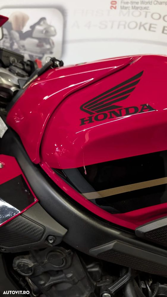 Honda CBR 650R - 8