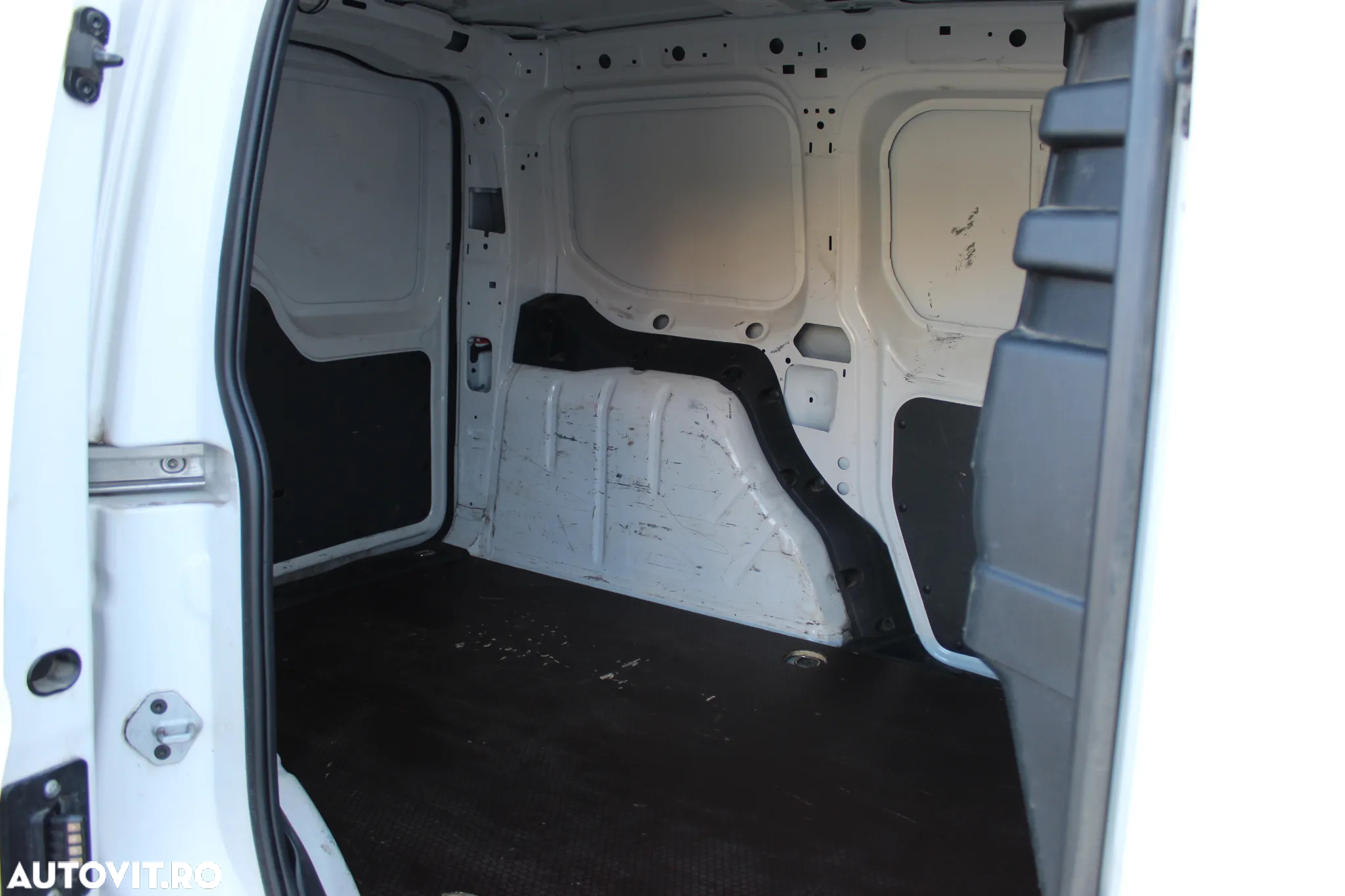 Volkswagen Caddy Cargo 2.0 TDI 75 kW - 28