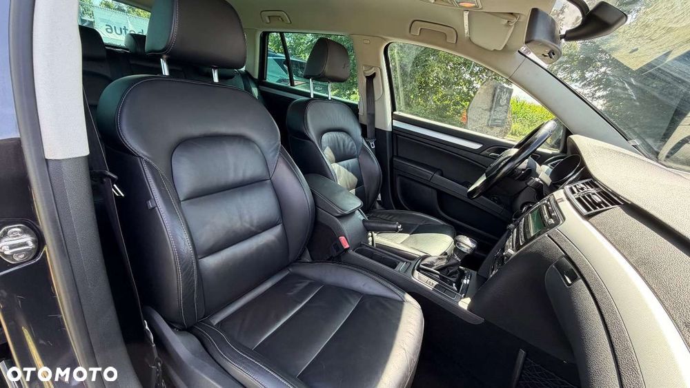 Skoda Superb 2.0 TDI Business DSG - 11