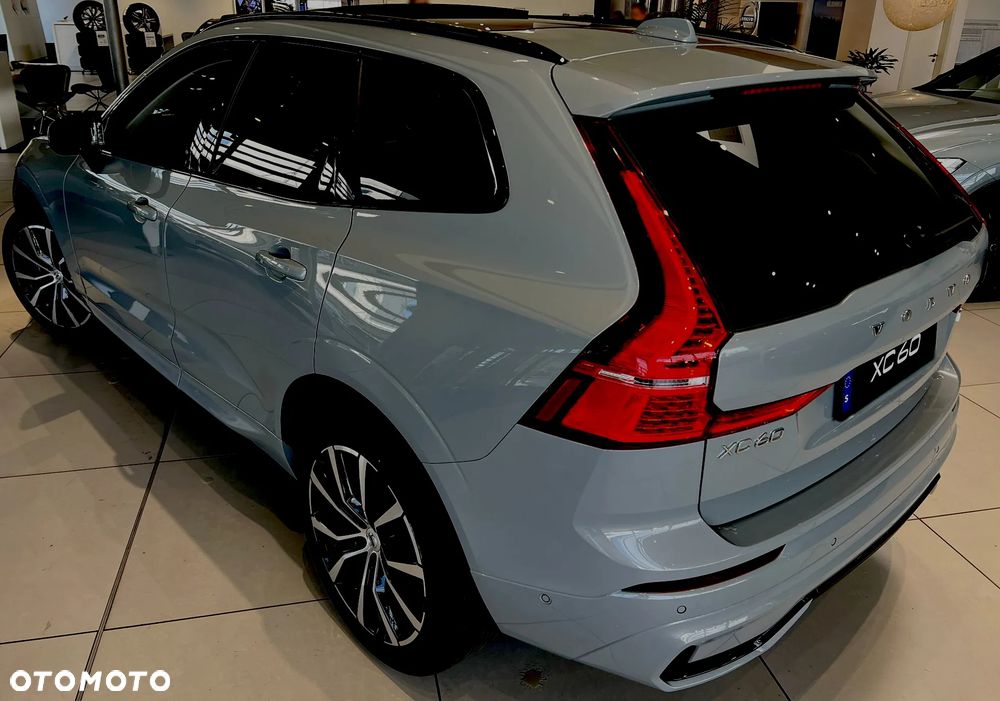 Volvo XC 60 B5 B AWD Plus Dark - 10