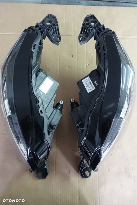 LAMPA LEWY PRAWY PRZÓD PEUGEOT 208 II LED 19r.- - 5