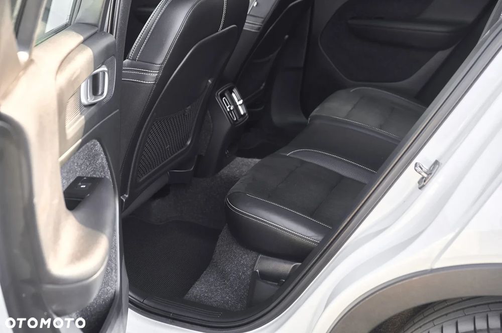 Volvo XC 40 P8 AWD Recharge RDesign - 32