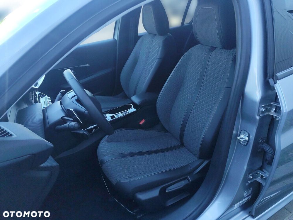Peugeot 208 - 11