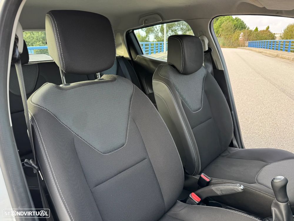 Renault Clio 1.5 dCi Comfort - 23