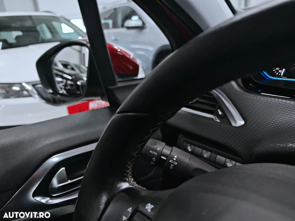 Peugeot 2008 1.2 PureTech Turbo EAT6 S&S Allure - 25