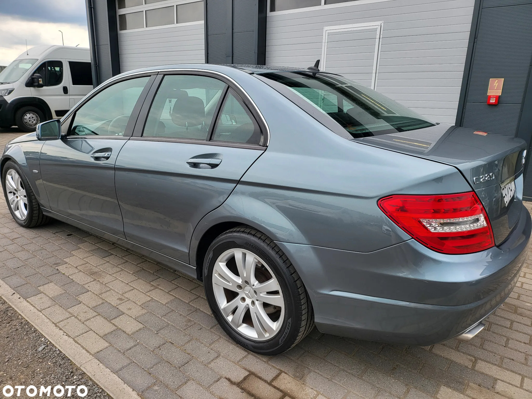Mercedes-Benz Klasa C 220 CDI BlueEff Edition Elegance - 32