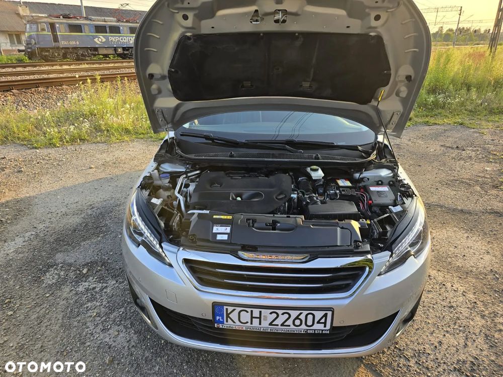 Peugeot 308 SW BlueHDi 150 EAT6 Stop & Start Allure - 26