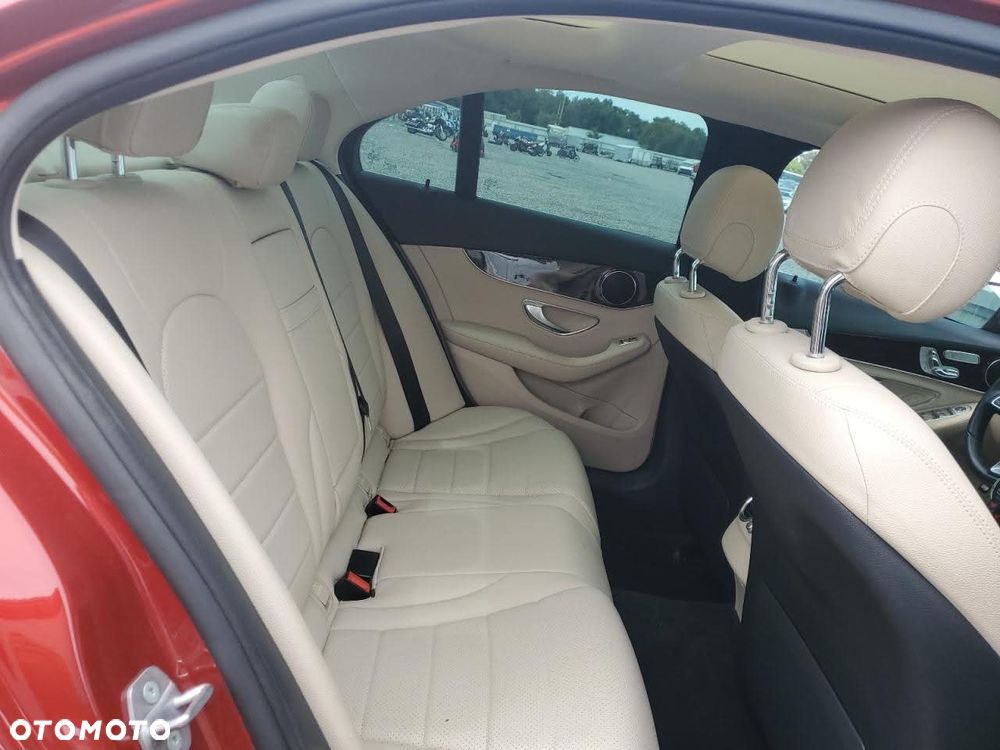 Mercedes-Benz Klasa C 300 9G-TRONIC - 10