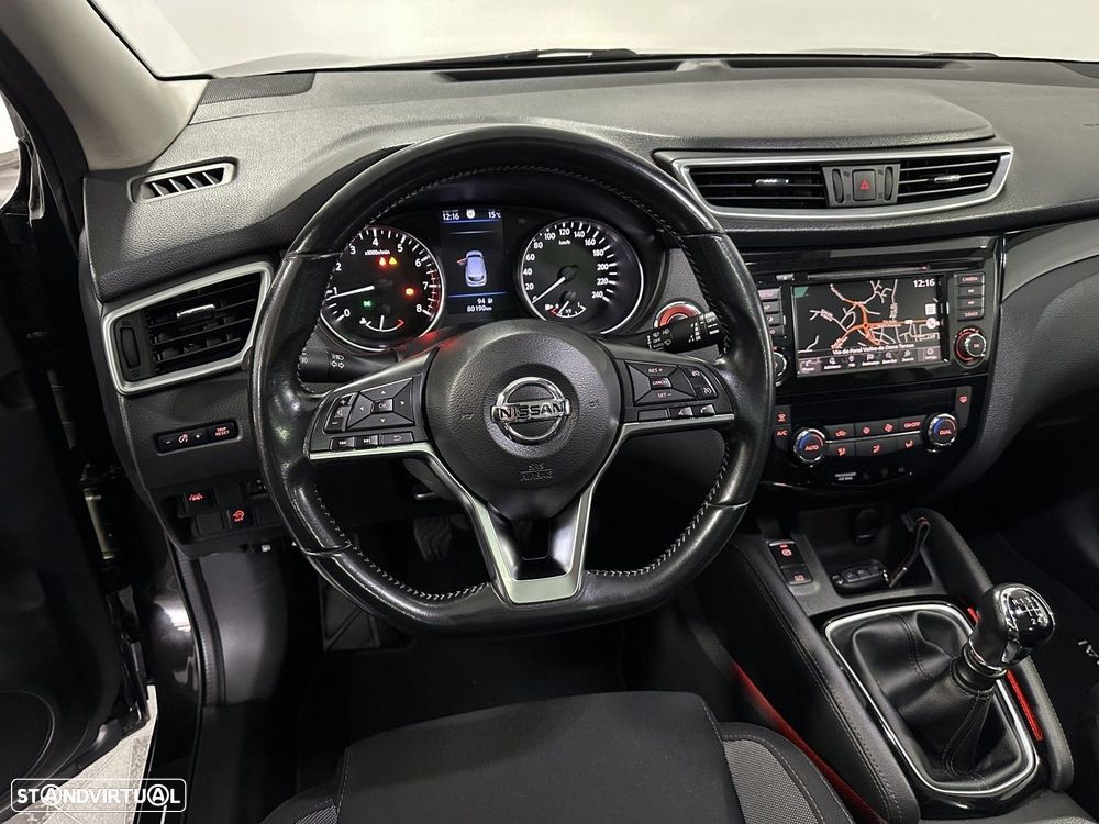 Nissan Qashqai 1.3 DIG-T N-Connecta J18 - 17