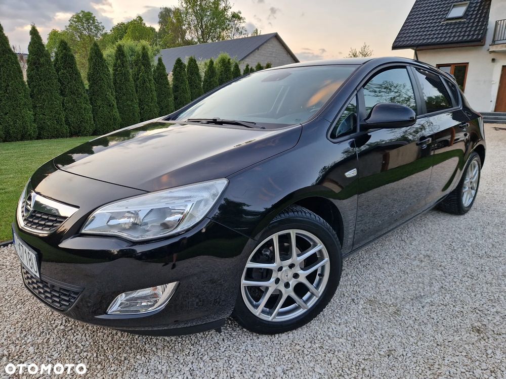 Opel Astra 1.6 NAVI - 1