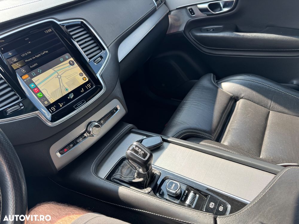 Volvo XC 90 D5 AWD Geartronic RDesign - 38