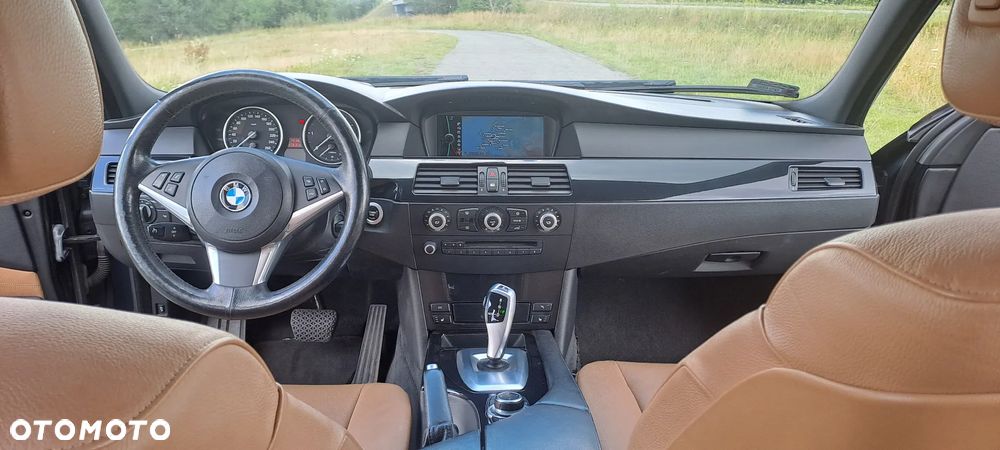 BMW Seria 5 530d Touring Edition Sport - 4