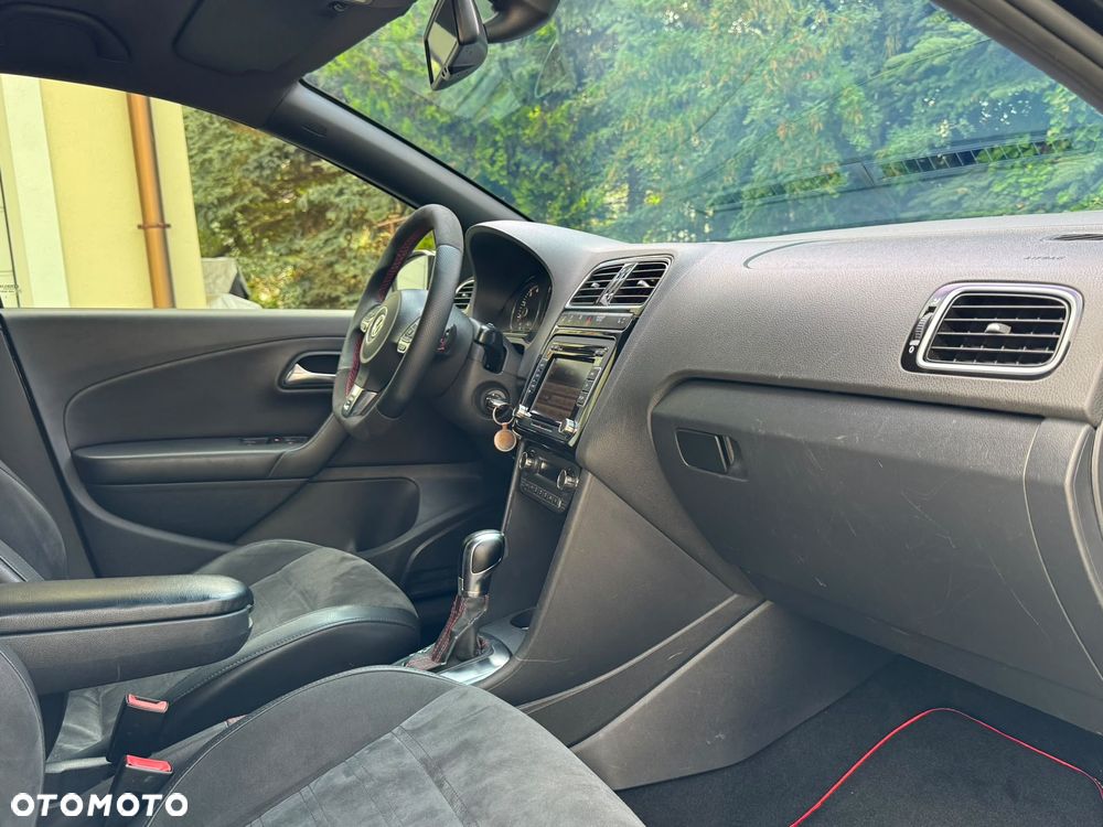 Volkswagen Polo 1.4 DSG GTI - 32