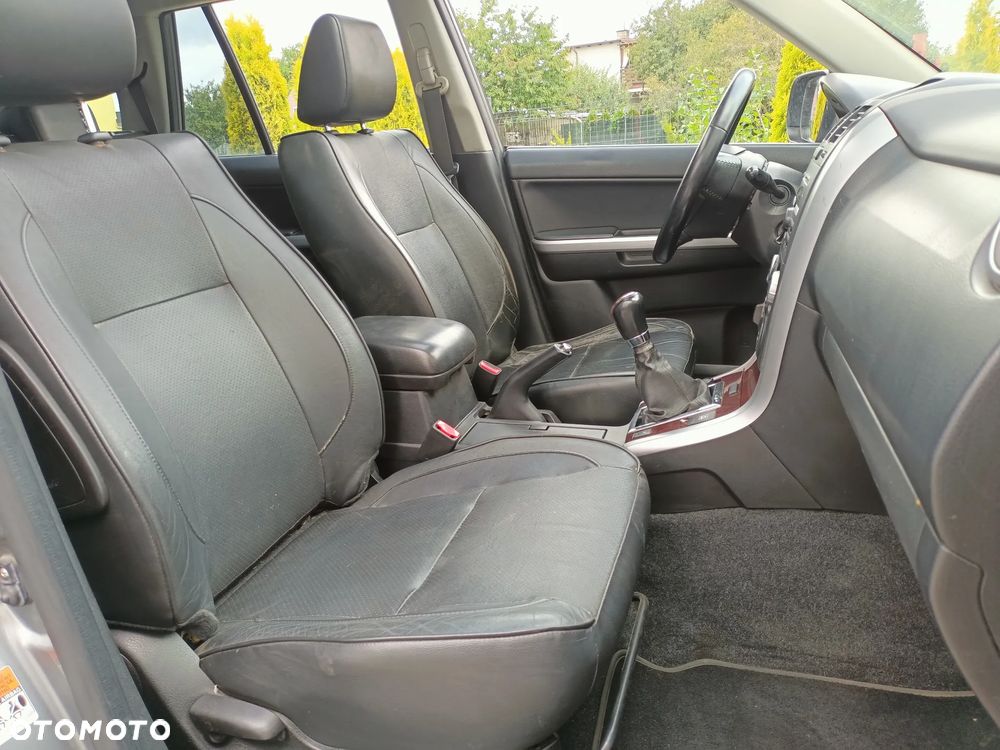 Suzuki Grand Vitara 2.0 De luxe - 14