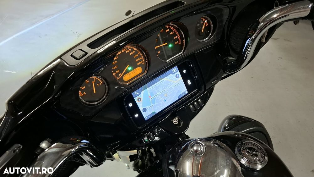 Harley-Davidson FLHPEI Road King Police - 2