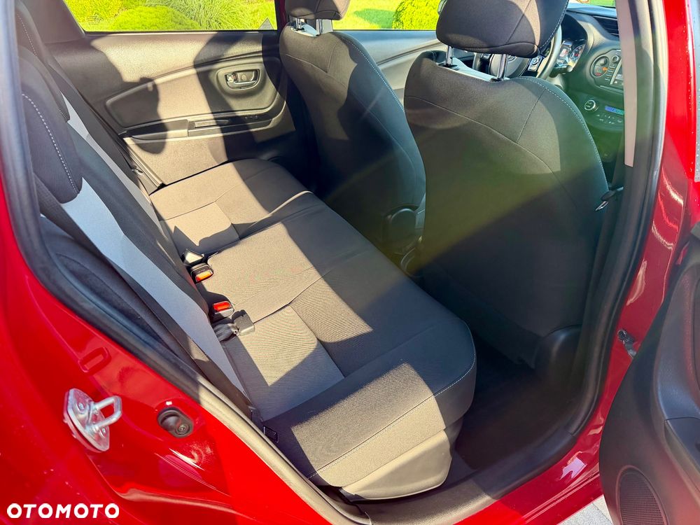 Toyota Yaris Hybrid 100 Sol - 15