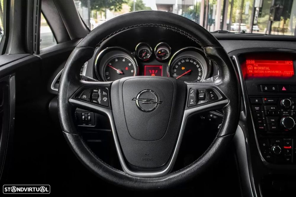 Opel Astra Sports Tourer - 12