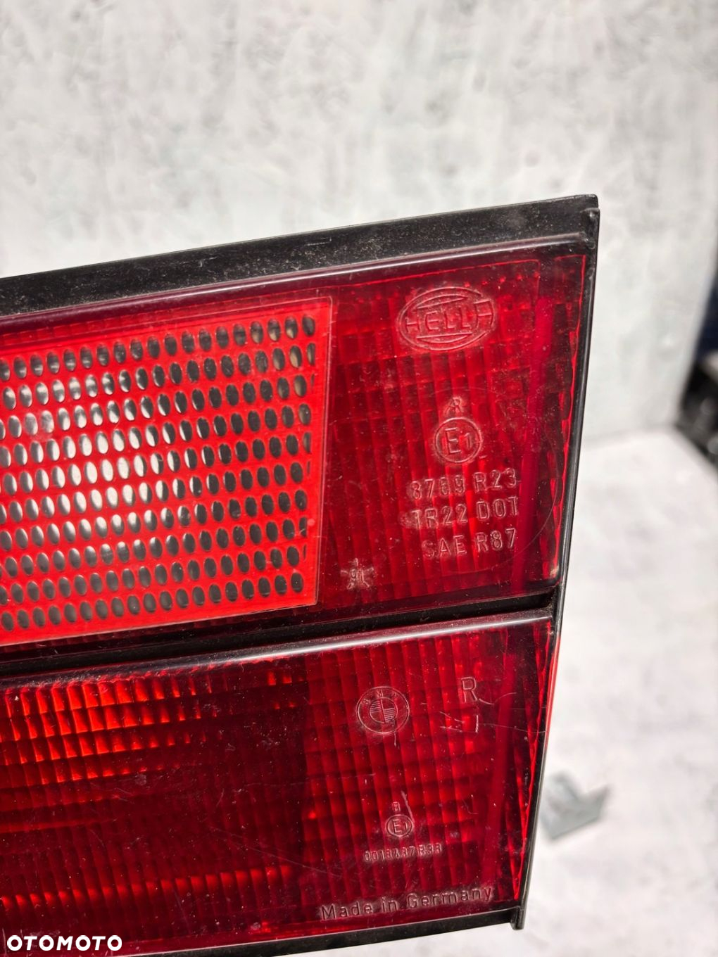 LAMPA PRAWA TYŁ W KLAPE BMW 5 E34 - 4