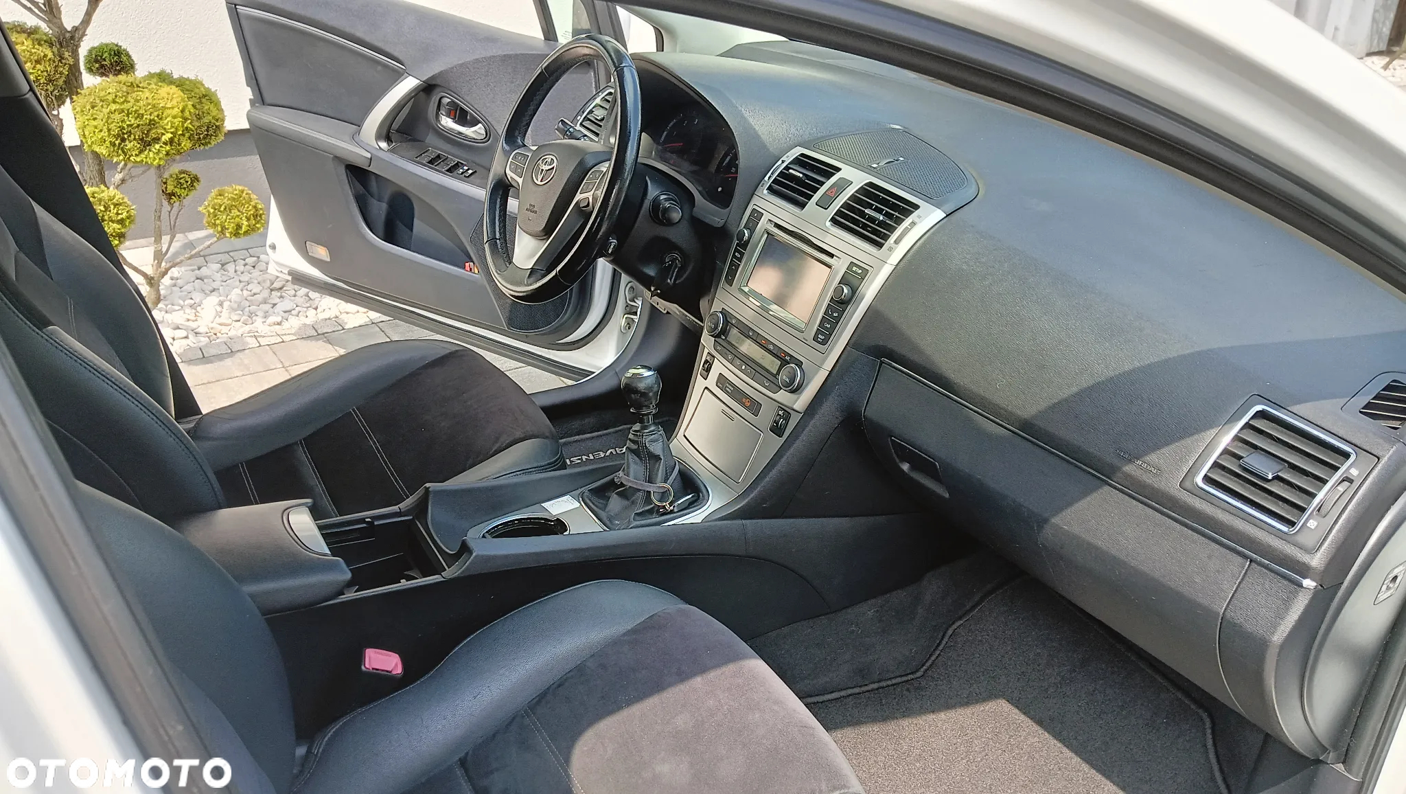 Toyota Avensis 2.0 D-4D Premium - 9