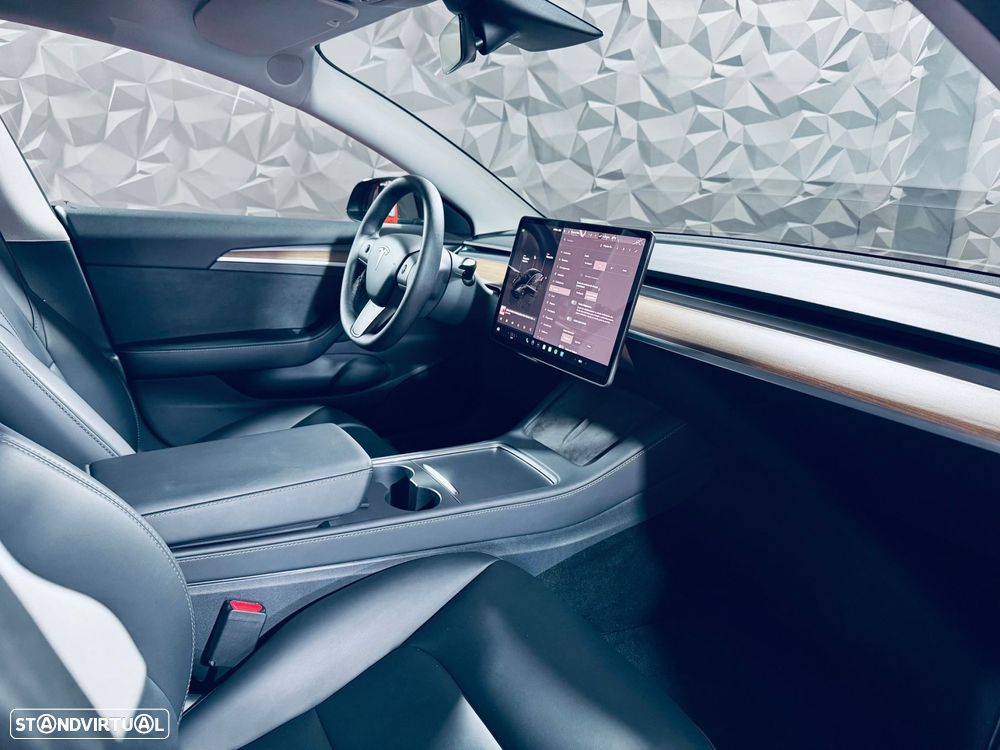 Tesla Model 3 - 19