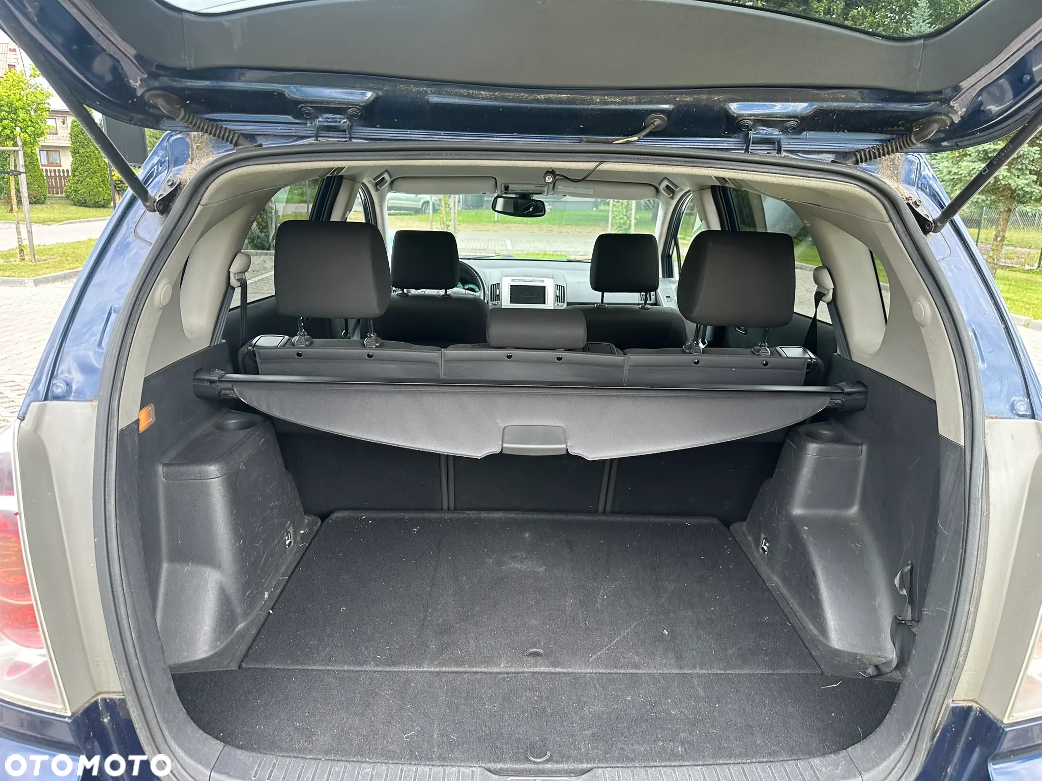 Toyota Corolla Verso - 16