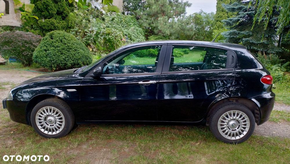 Alfa Romeo 147 1.6 Twin Spark Distinctive - 3