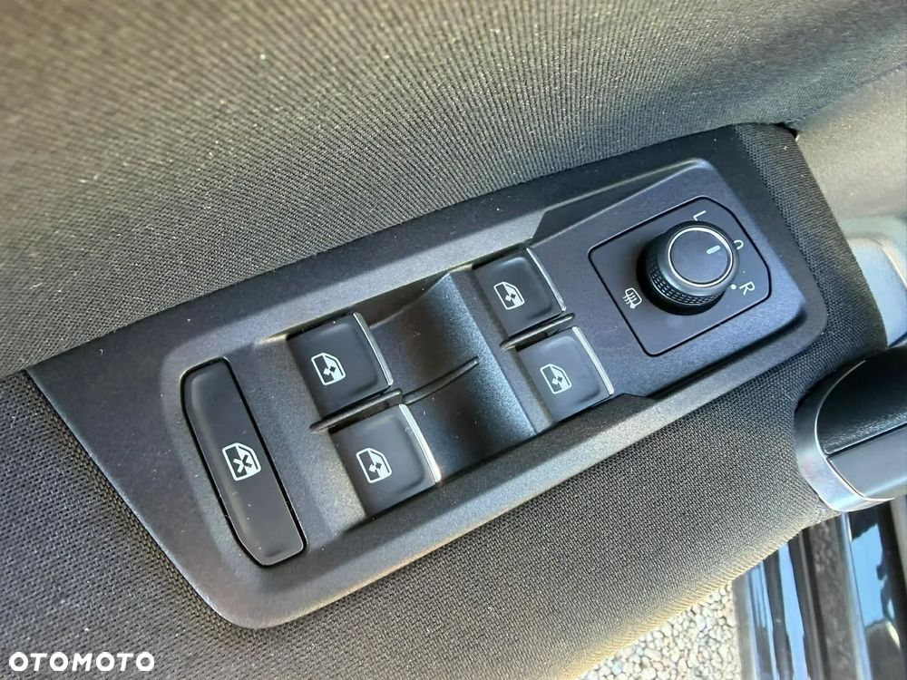 Volkswagen Touran 1.6 TDI BMT SCR Comfortline - 21