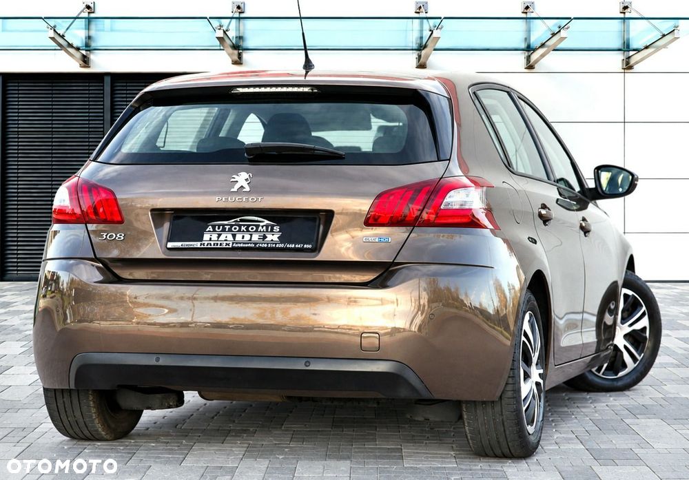 Peugeot 308 - 8