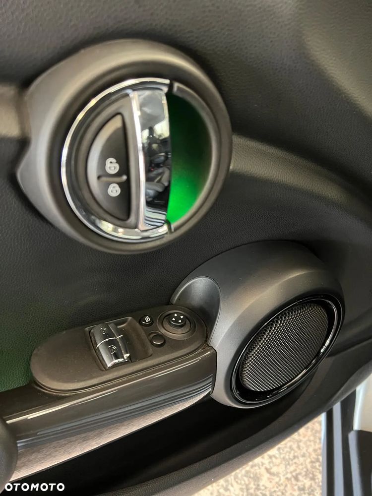 MINI Cooper Standard - 10