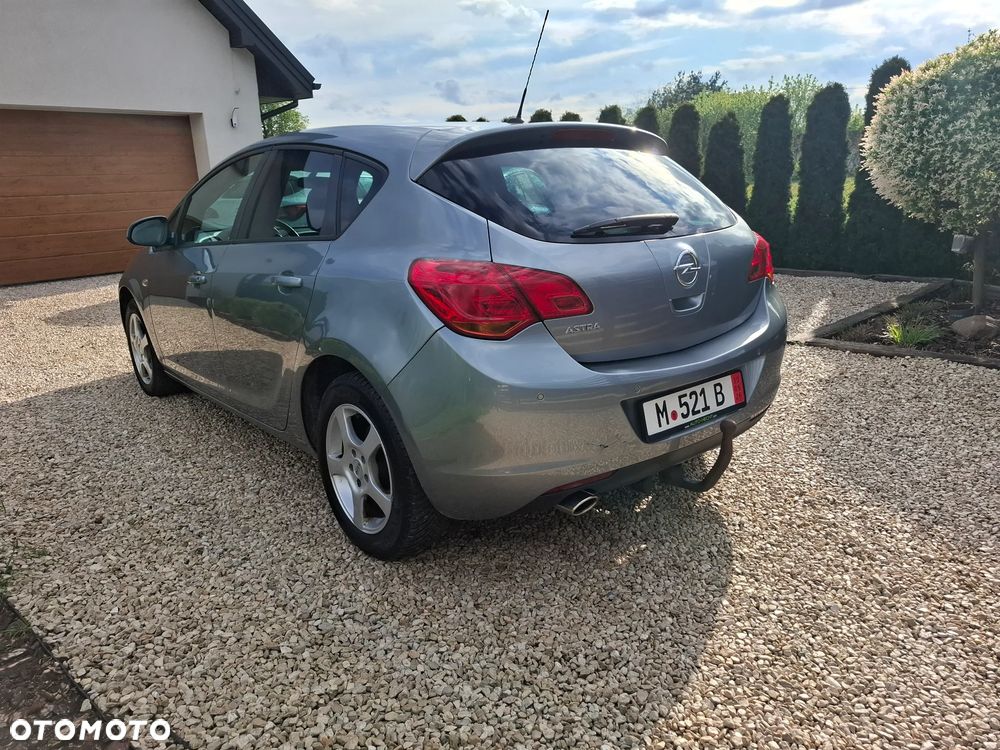 Opel Astra 1.4 Turbo Innovation - 24