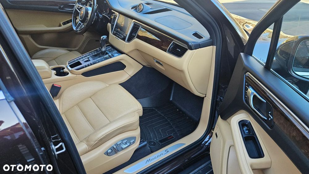 Porsche Macan - 16