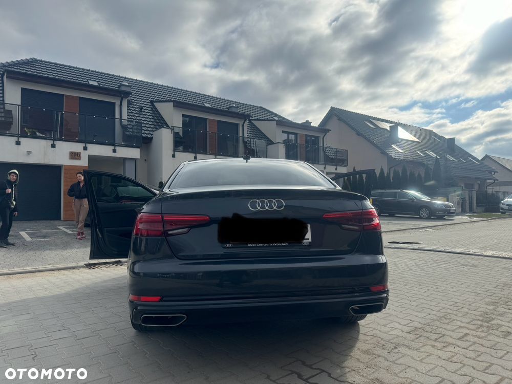Audi A4 Limousine 40 TFSI S tronic S line - 4
