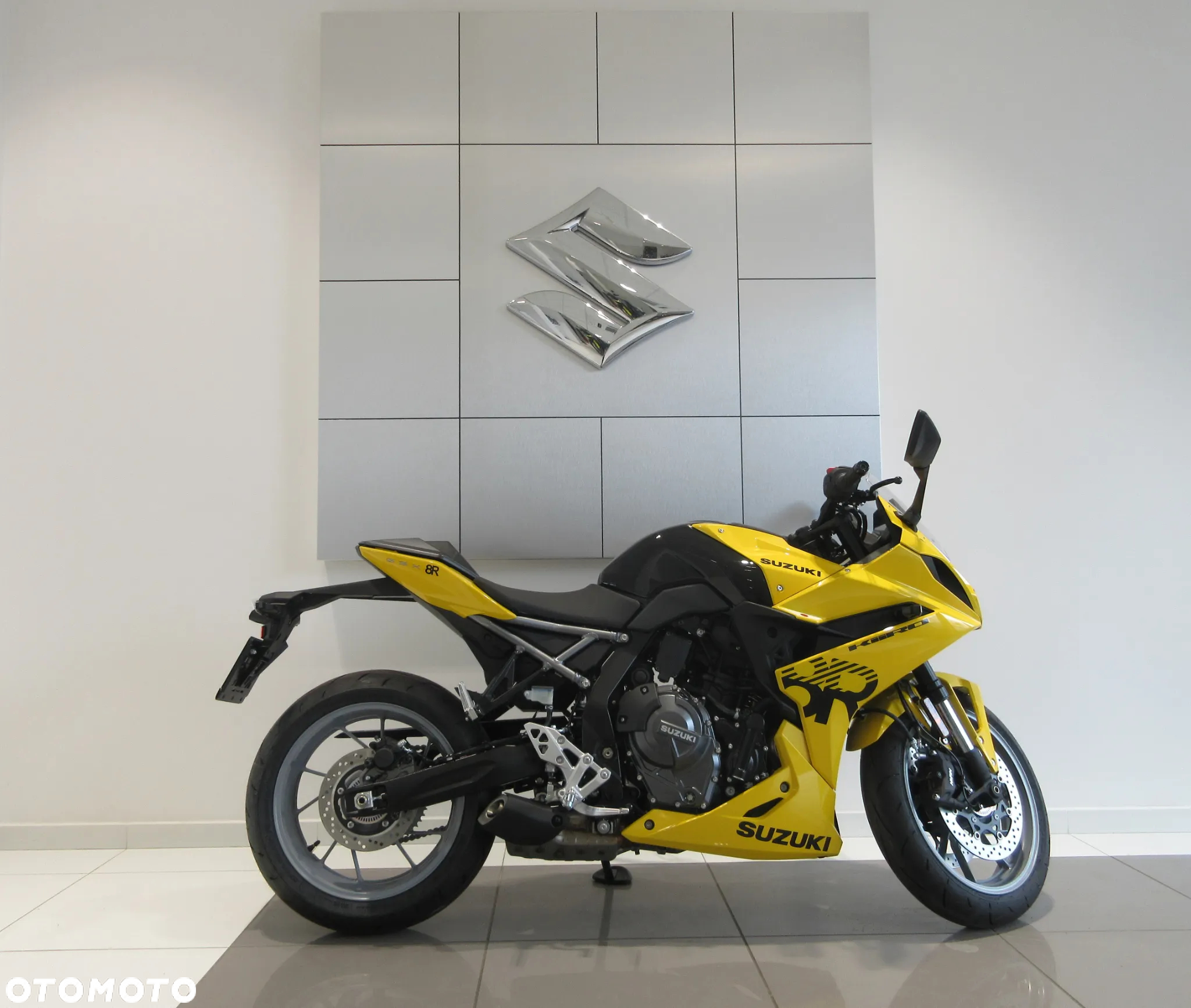 Suzuki GSX - 2