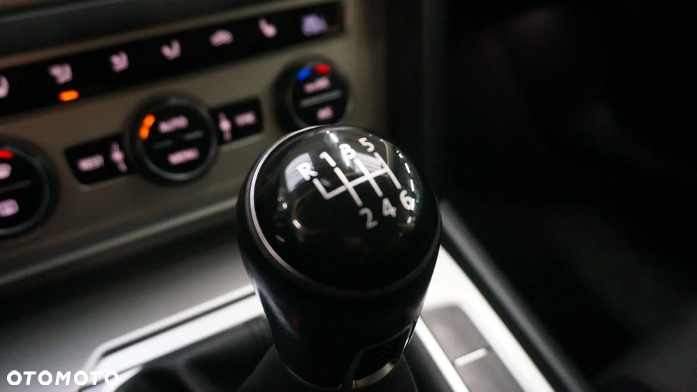 Volkswagen Passat 2.0 TDI BMT Comfortline - 29