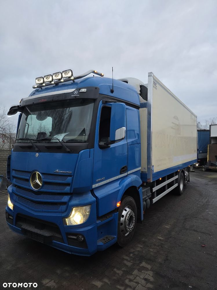 Mercedes-Benz ACTROS 25.45 ; 25.51 ; chłodnia * izoterma * hakówka * przewierty sterowane * - 21