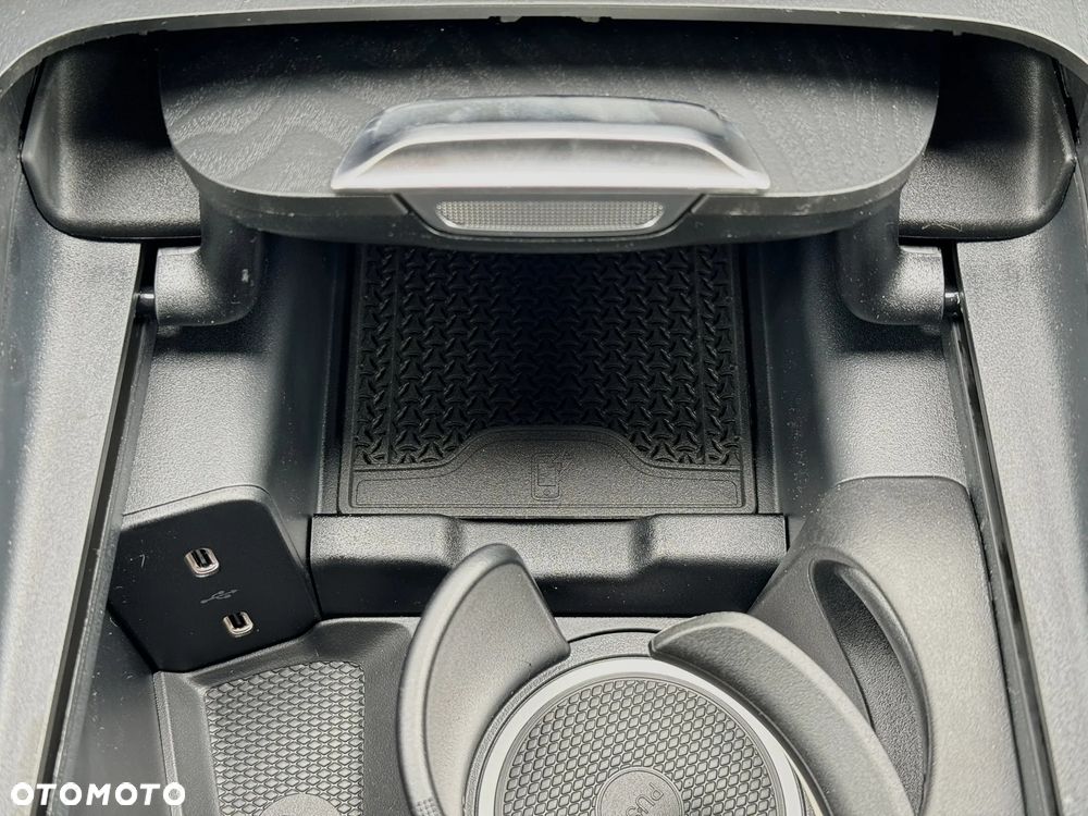 Mercedes-Benz Klasa E - 17