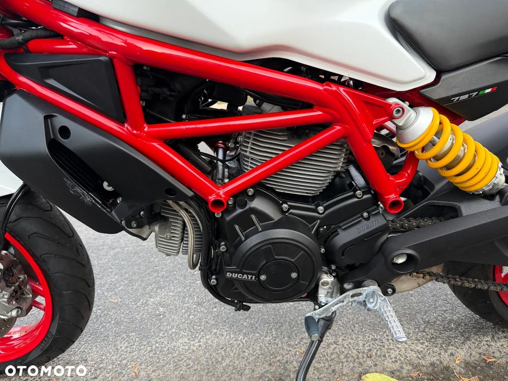 Ducati Monster - 17