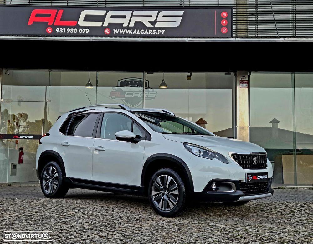 Peugeot 2008 1.2 PureTech Allure - 4