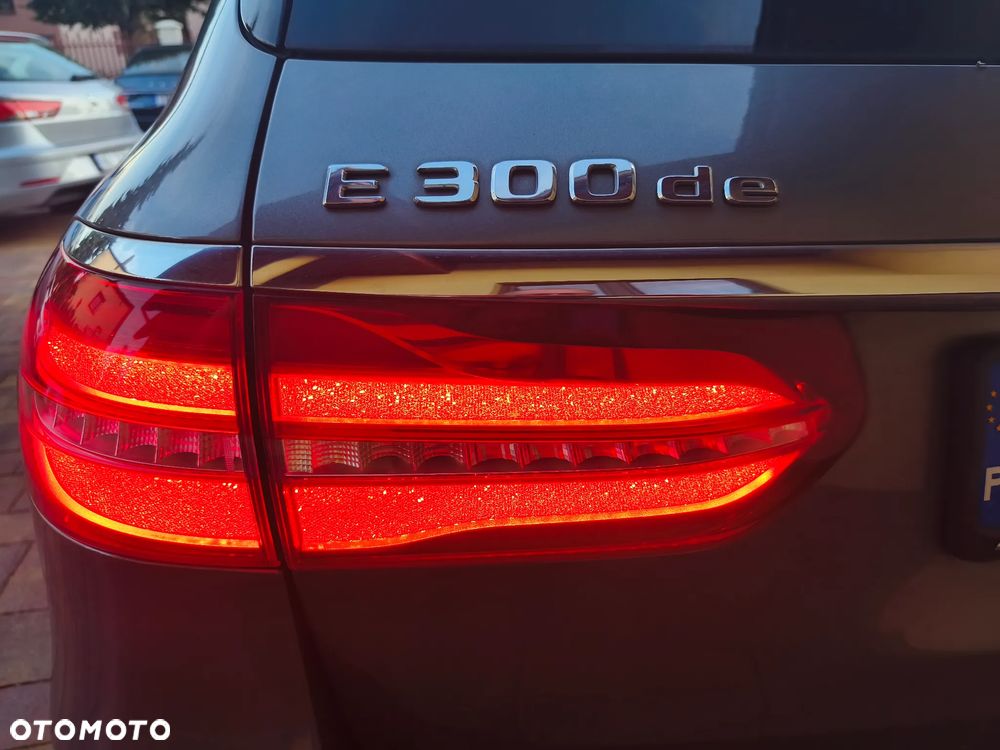 Mercedes-Benz Klasa E 300 de 9G-TRONIC Exclusive - 37