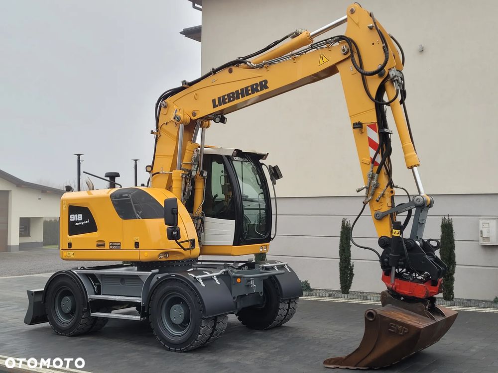 Liebherr A918 compact / ROTOTILT / system niwelacji GPS 3D / - 1