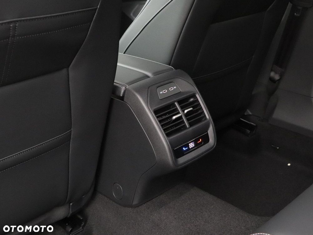 Volkswagen Passat - 13
