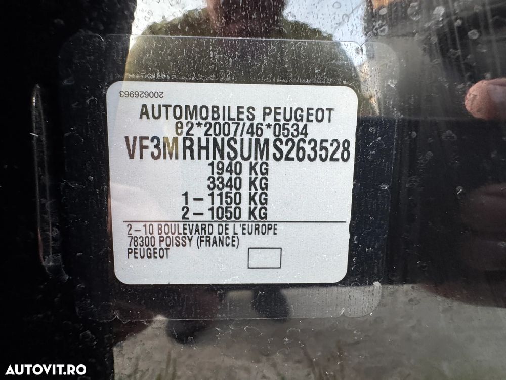 Peugeot 3008 1.2 PureTech 130 EAT8 Allure Pack - 32