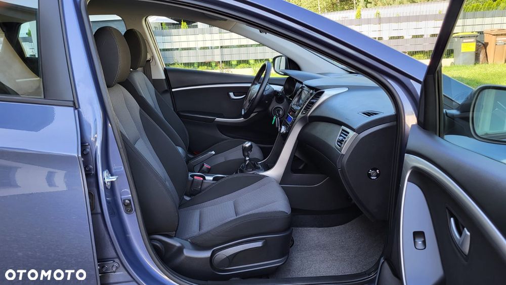 Hyundai i30 1.4 Intro Edition - 31