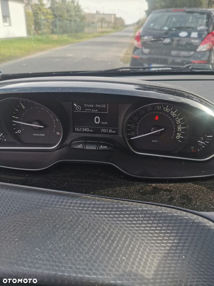 Peugeot 208 BlueHDi 100 Active Pack - 9