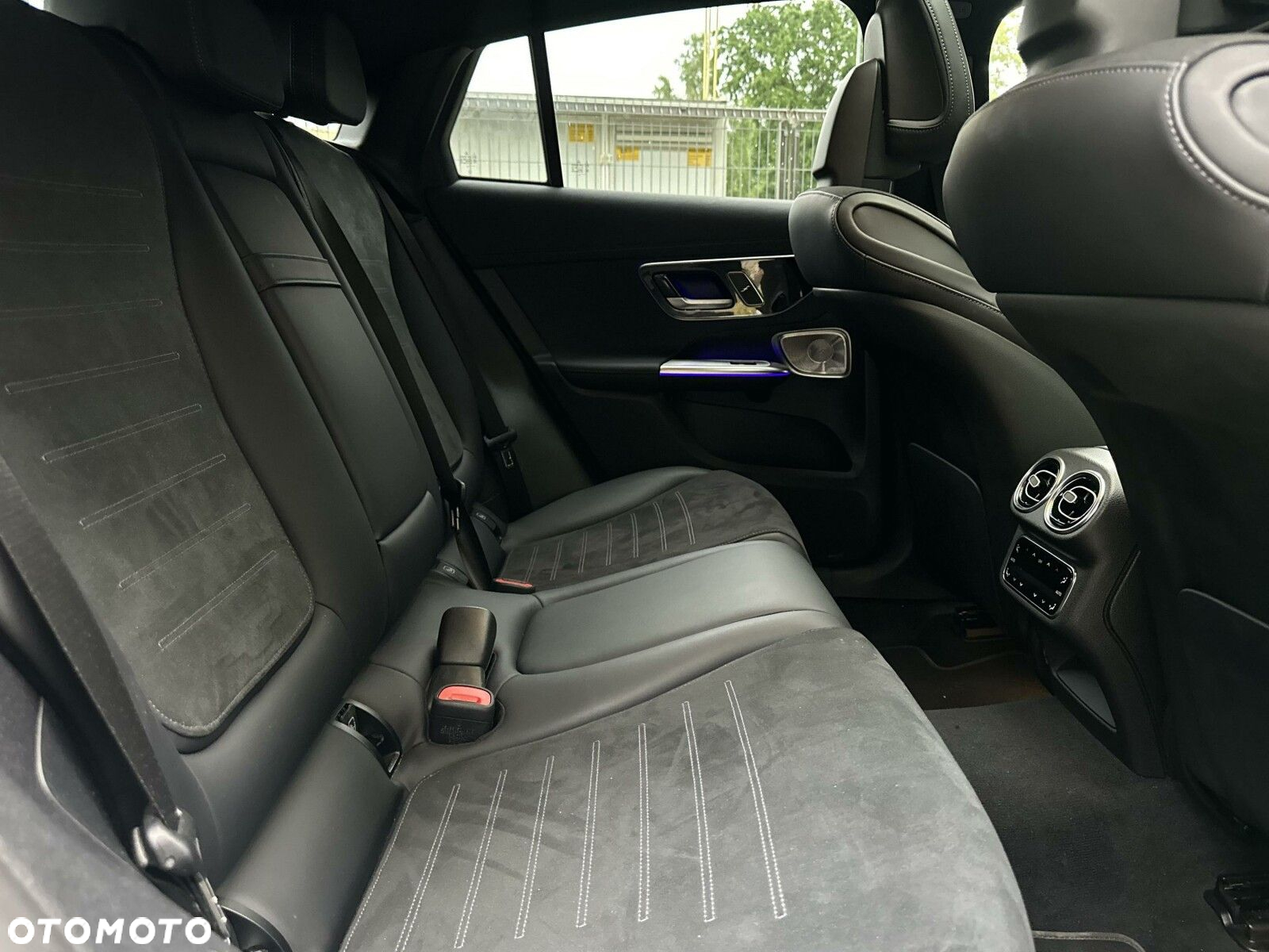 Mercedes-Benz GLC - 21