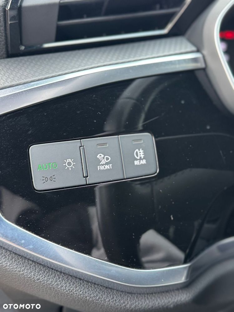 Audi Q3 - 18