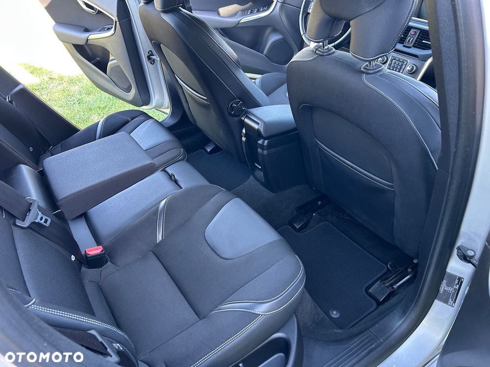 Volvo V40 D2 Momentum - 22