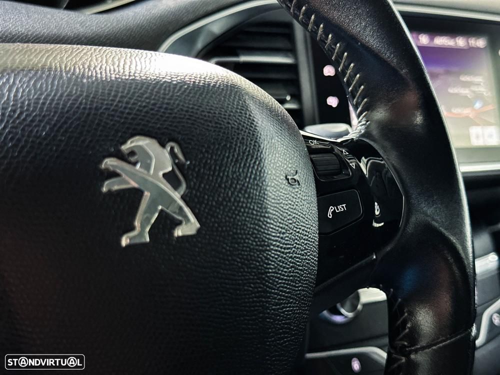 Peugeot 308 1.2 PureTech Allure - 40